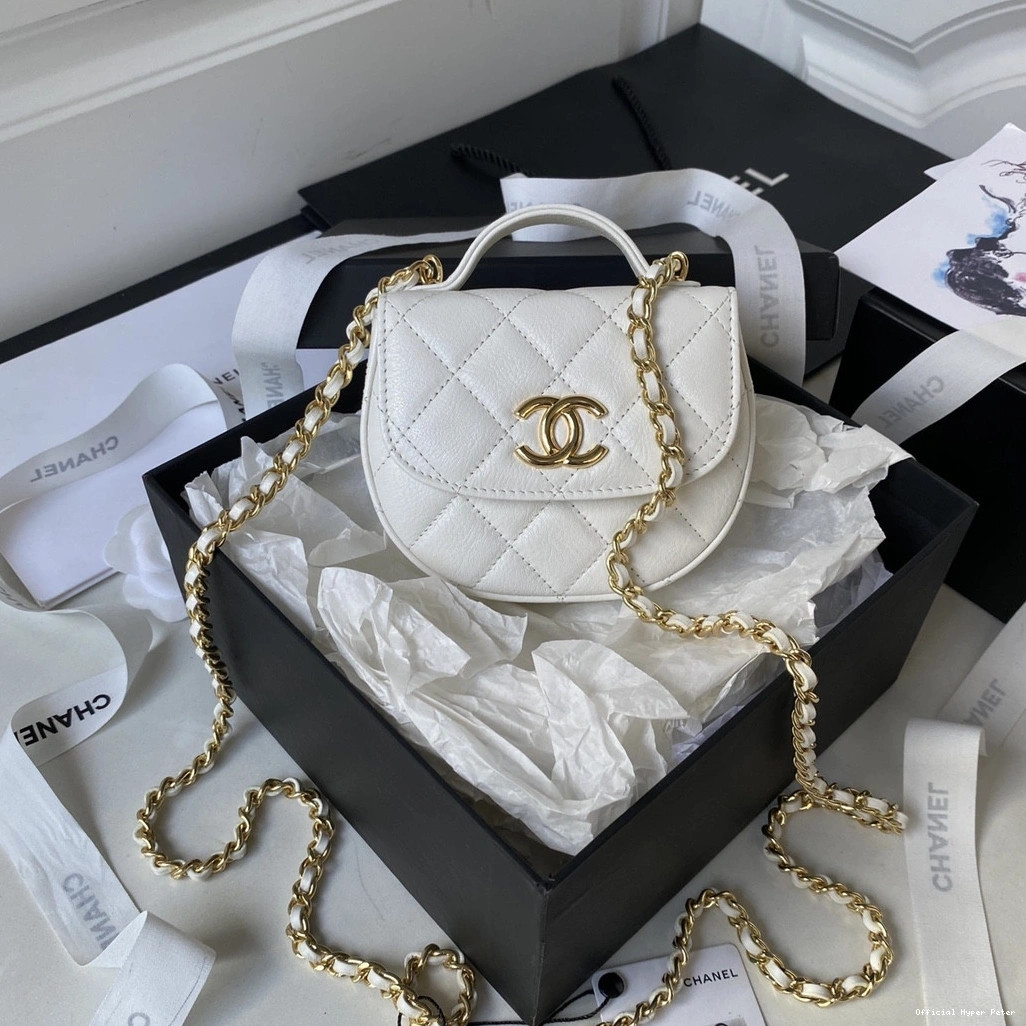 Hyper Peter CHANEL WITH CHANELUTCH CHAIN 0816